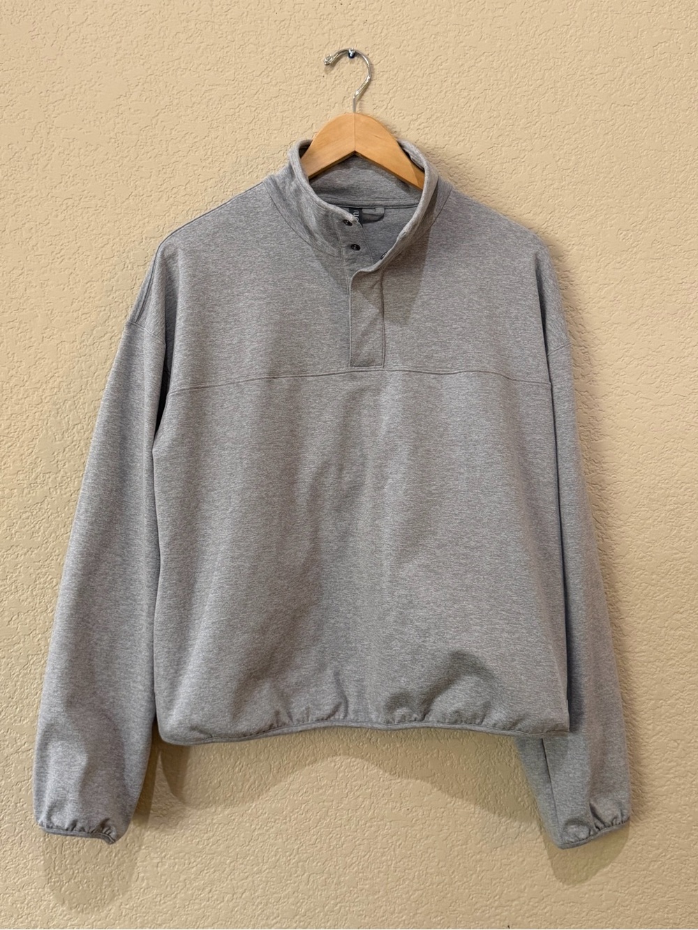 Vuori Women’s Granite Snap Neck Pullover, Sz MD